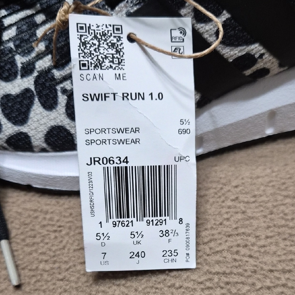 Adidas Black and Grey Patterned Swift Run 1.0 Sneakers Size 7 NWT - Picture 10 of 14